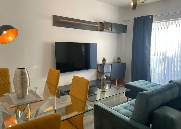 Modern & Cozy 2 Bed Bungalow